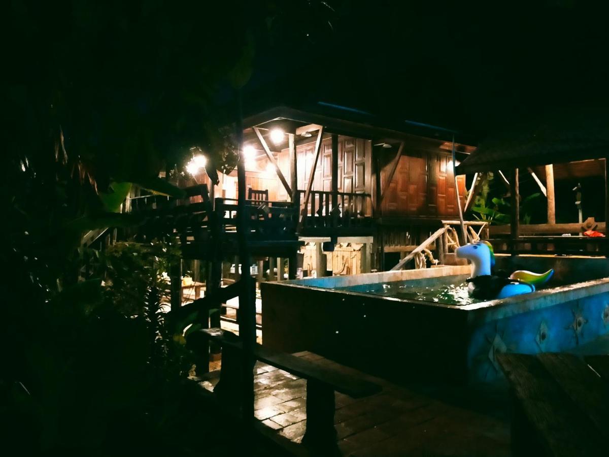 Baanthaeraek Vintage Bungalow Сонгкла Екстериор снимка